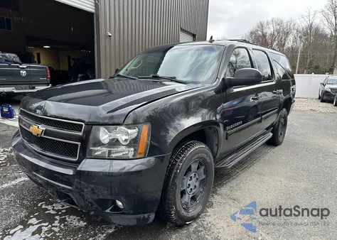 2013 Chevrolet Suburban 1500 Lt from USA, damaged, VIN 1GNSKJE78DR138778